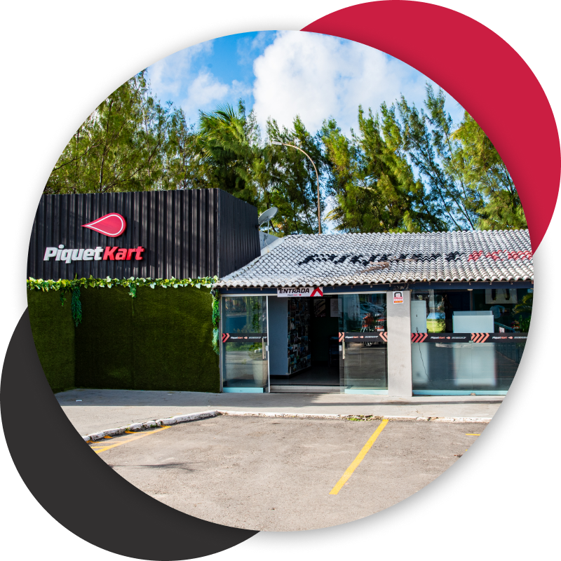 Fachada do Piquet Kart na Orla de Atalaia